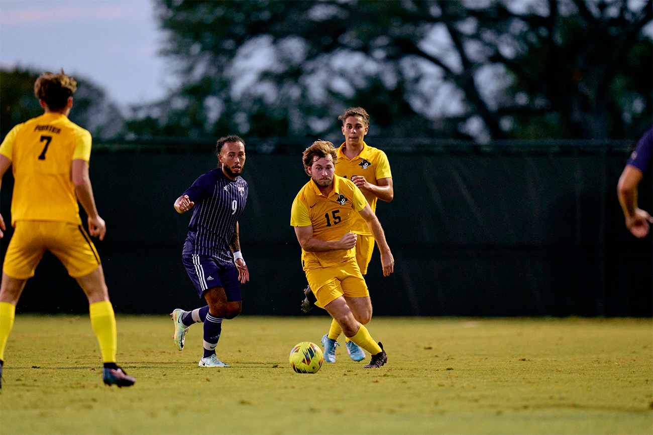 Men's Soccer Moves to 1-1 in Conference Play