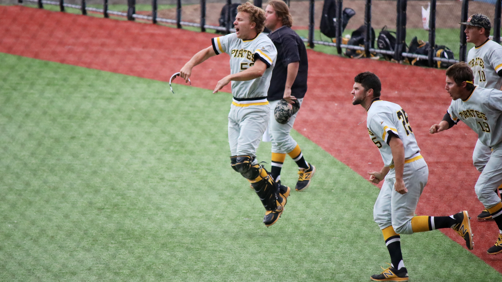 Pirates hold off Texas Lutheran, advance in elimination game