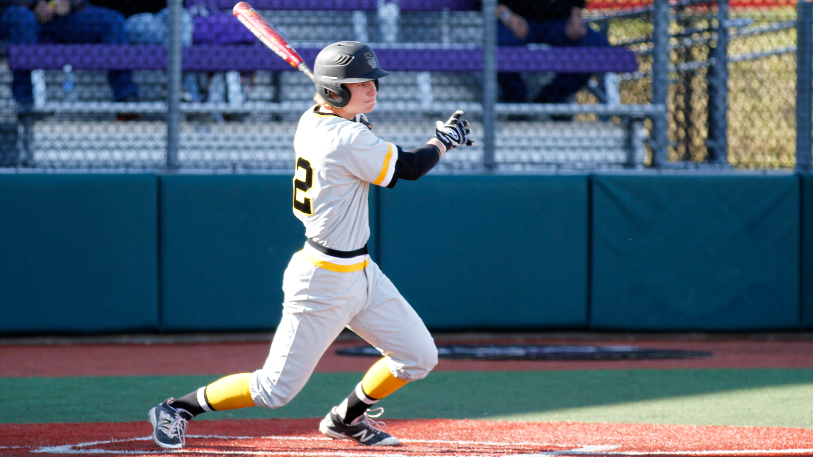 Baseball splits to close out Firehouse Classic on Saturday