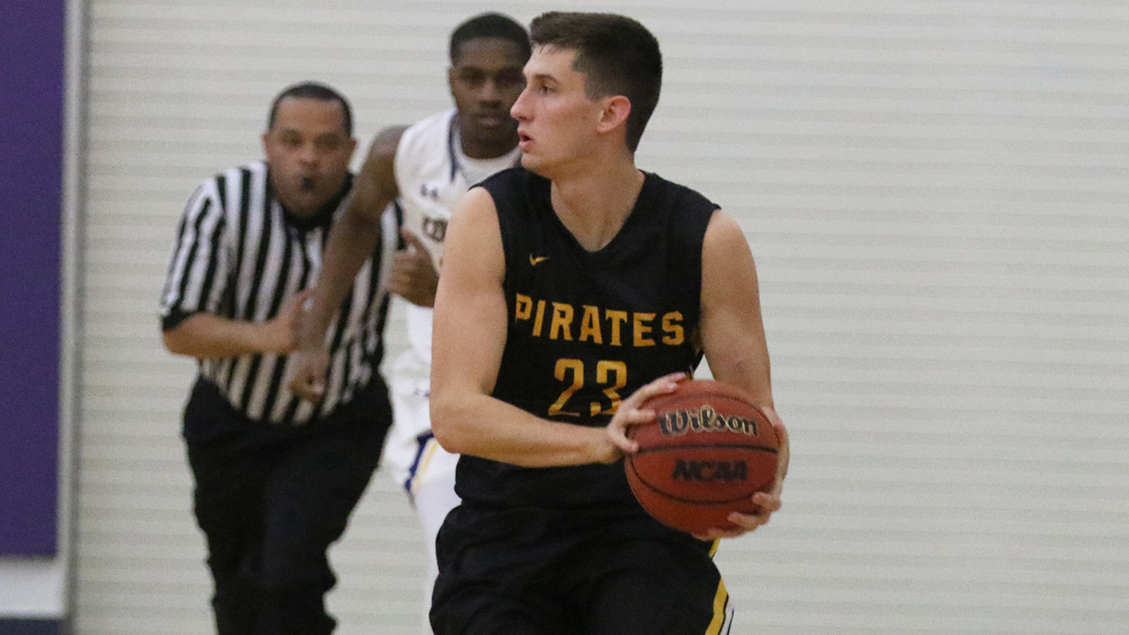 Pirates Hold Off Comets Behind Huge First Half