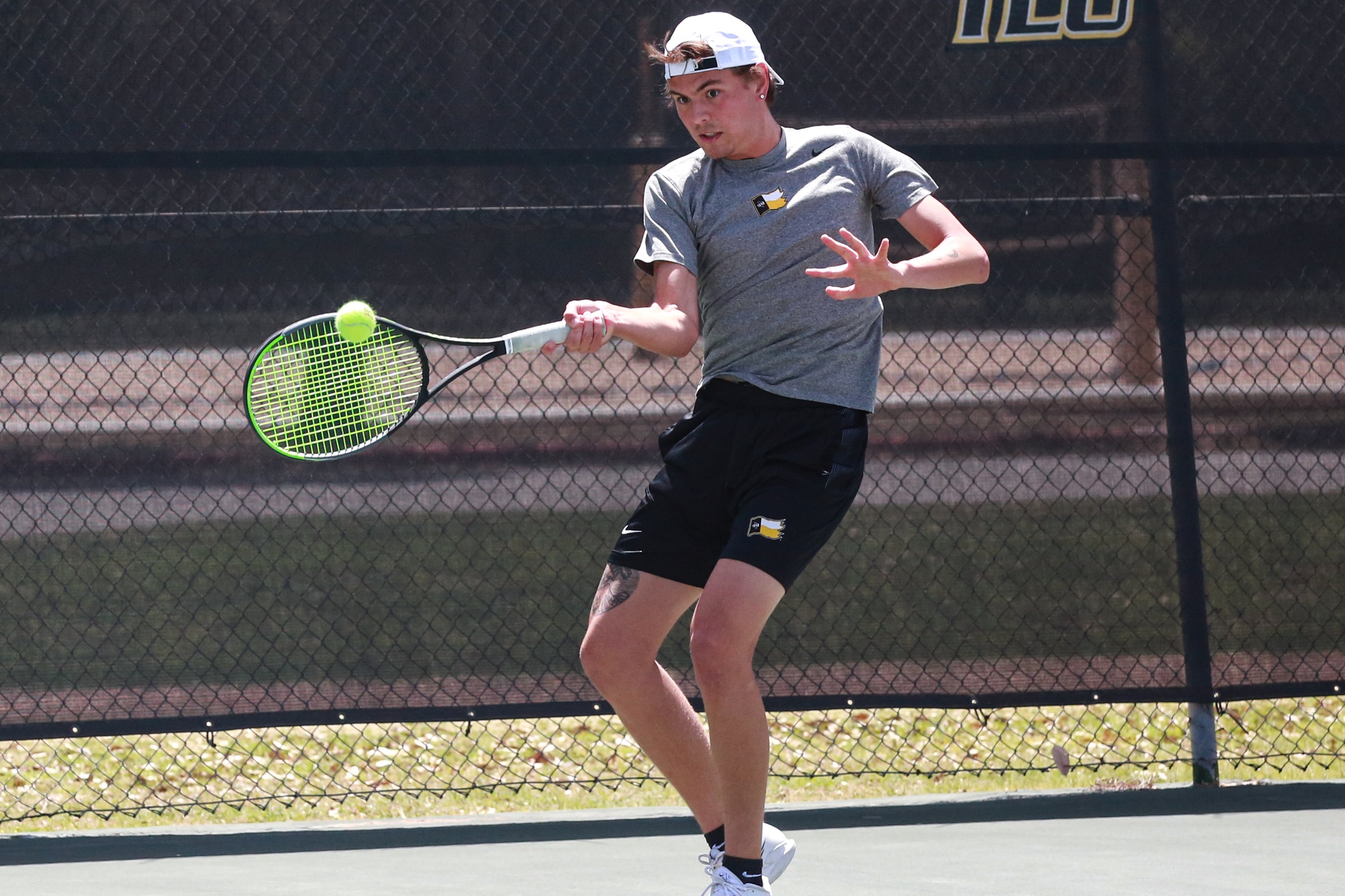 Men's Tennis Wins Two On Saturday