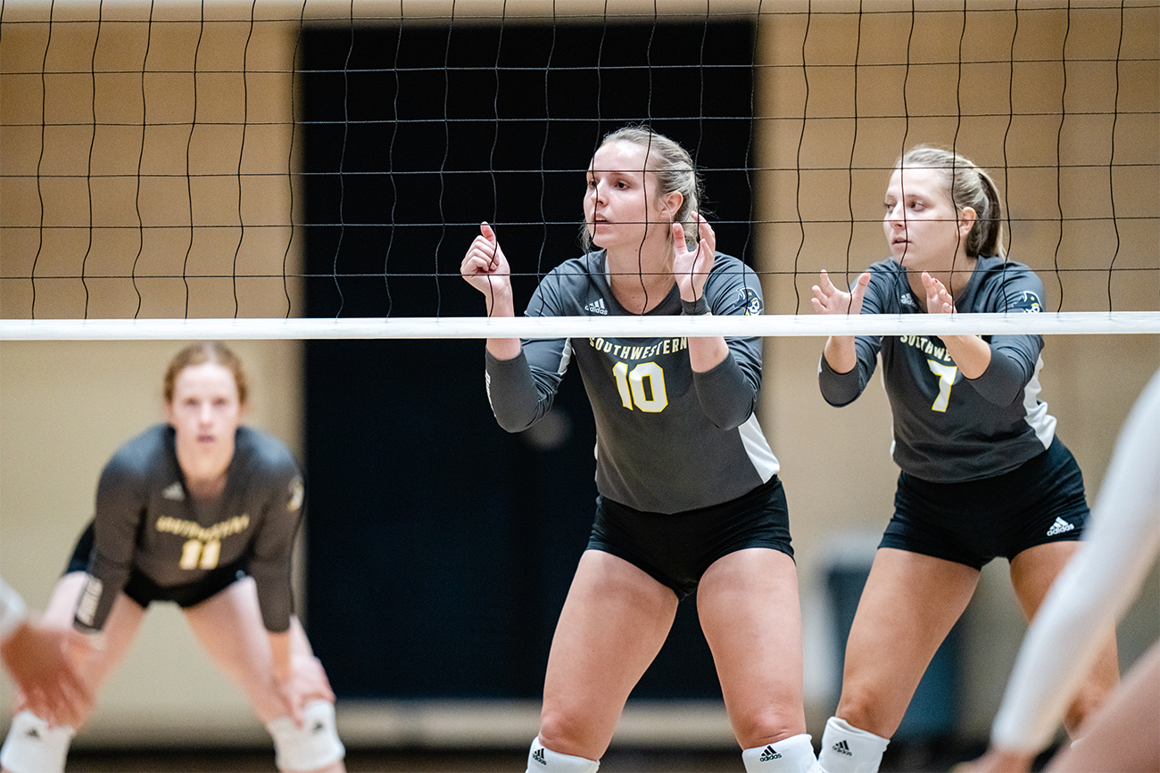 Volleyball Gains Three Wins in Conference Play