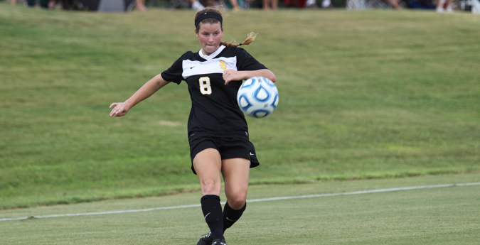 Pirates remain unbeaten in SCAC with 2-1 win over ‘Roos