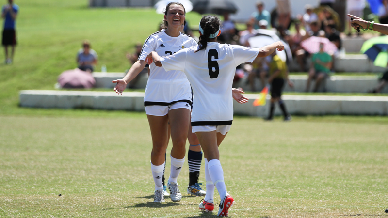 Women's soccer controls Yellow Jackets for easy win