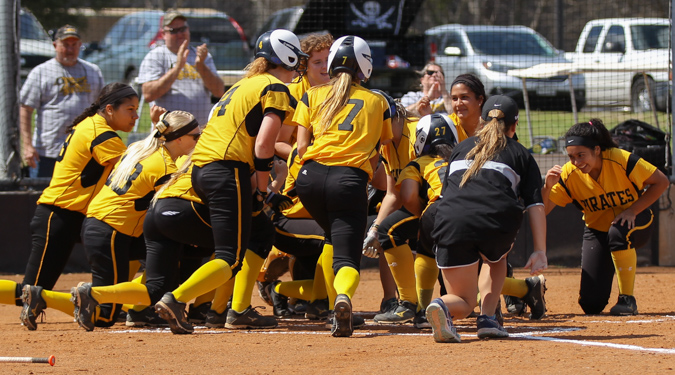 Softball takes two in SCAC opener against Schreiner