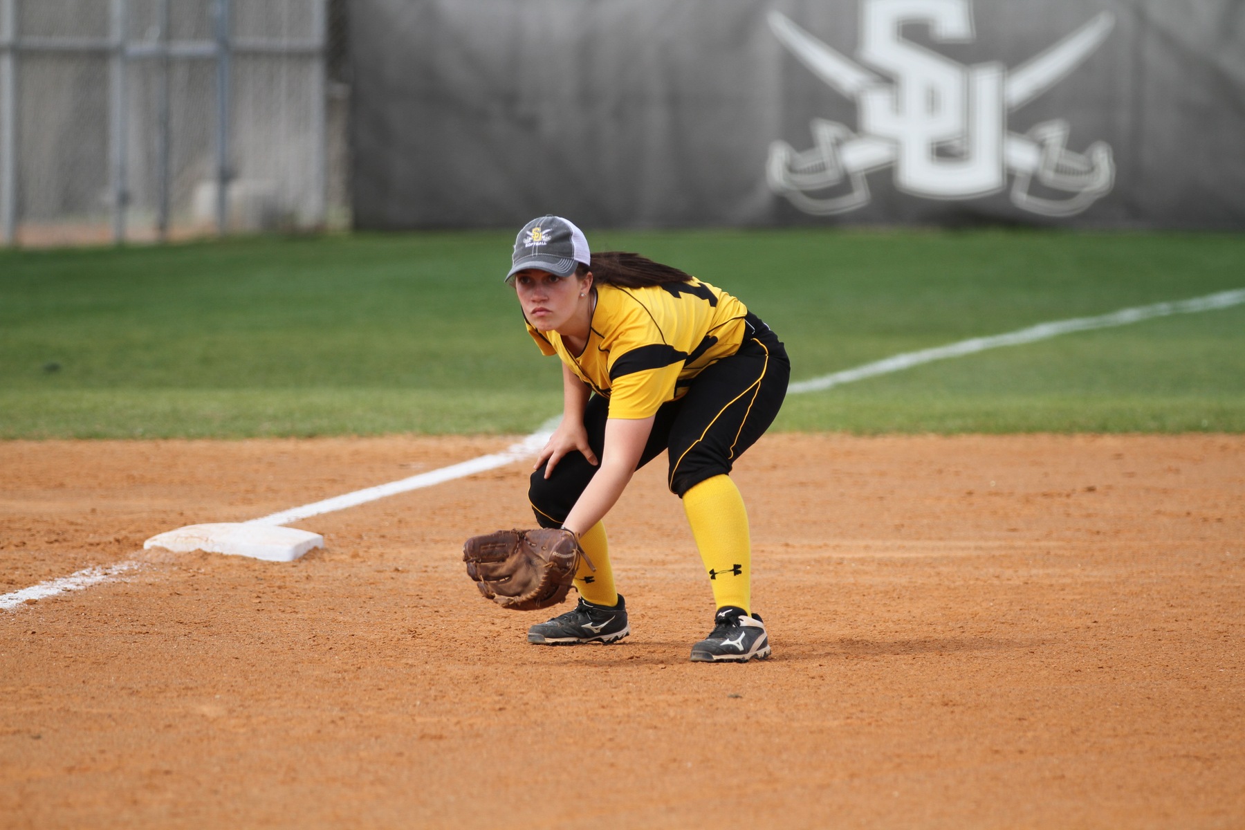 Pirates lock down second place with Schreiner sweep