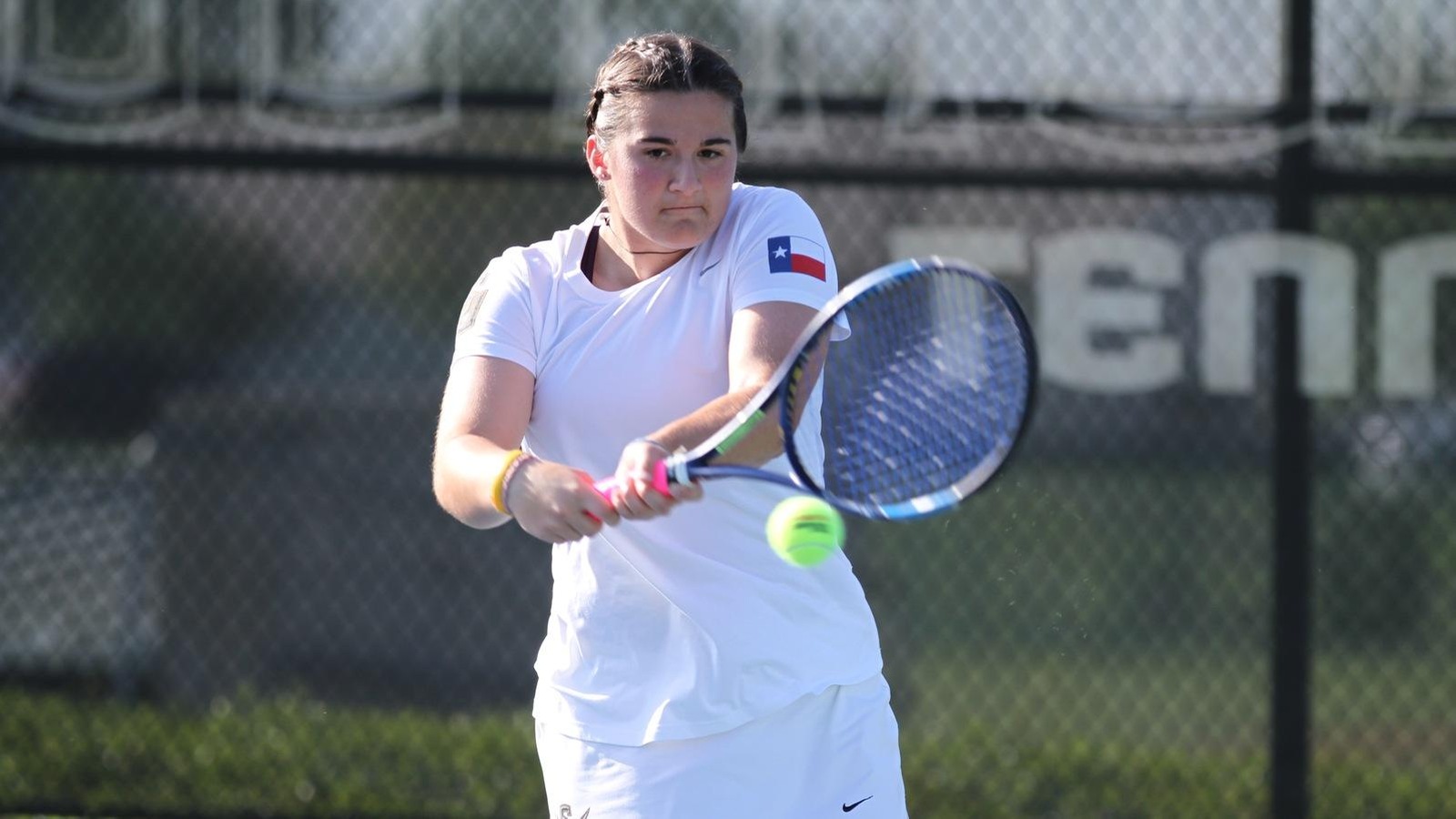 Women's tennis tripped up by Trinity on Friday, 8-1