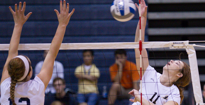 Volleyball sweeps day one at Trinity Invite