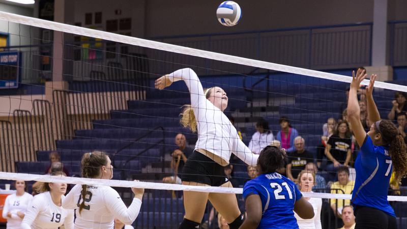 Offense strengthens for 3-0 win over UMHB