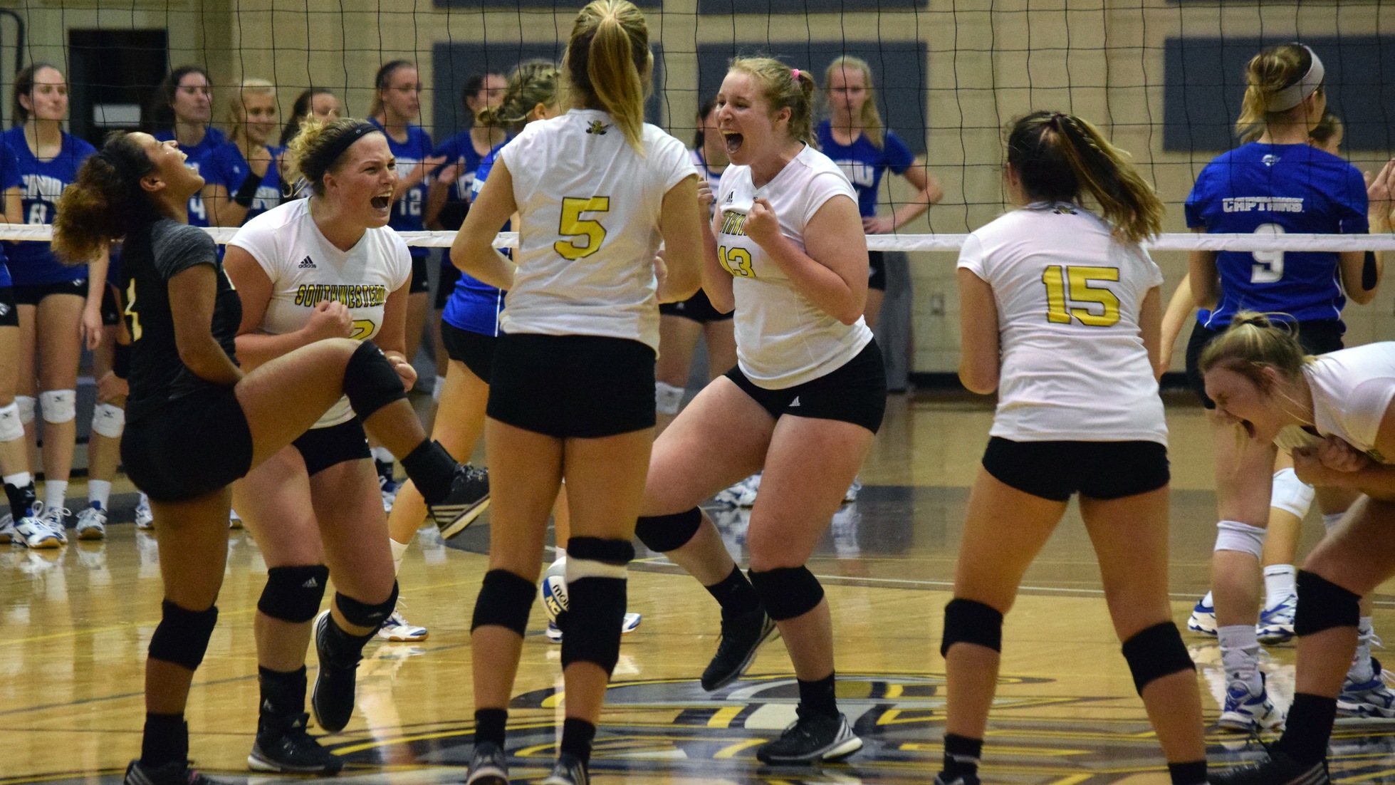 #3 Volleyball sweeps Sunday SCAC play