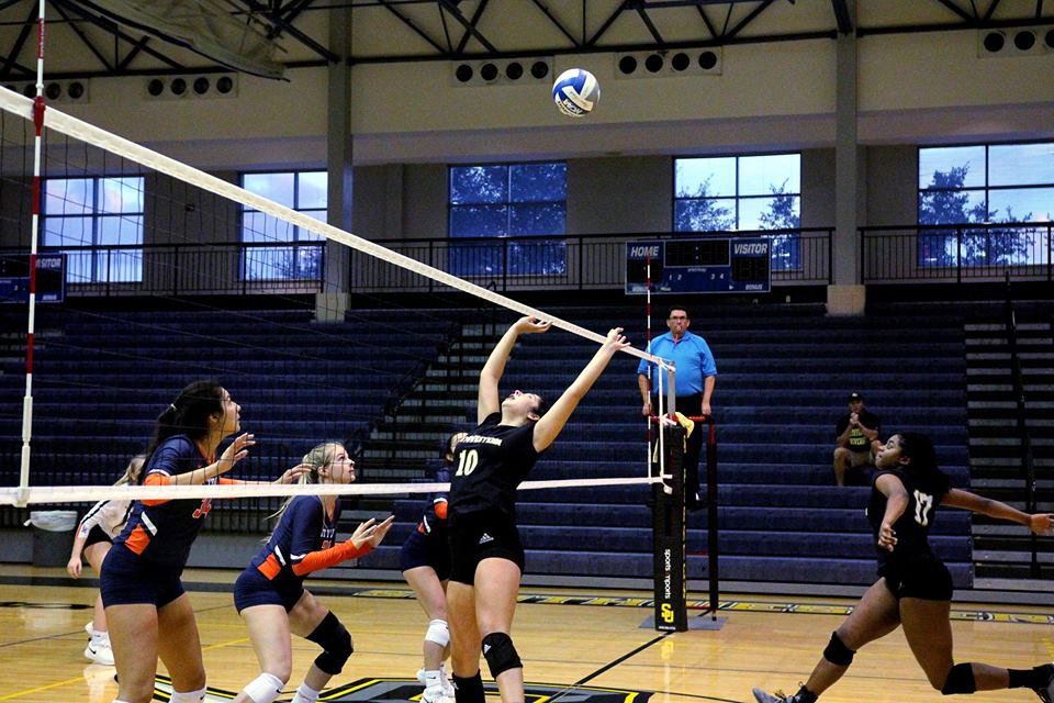 Volleyball Takes Third Consecutive Conference Match