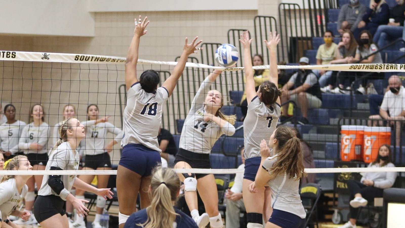 Volleyball Sweeps Dallas In Three Sets