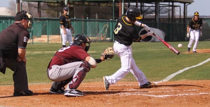 Pirates Drop Both Games to Sul Ross State