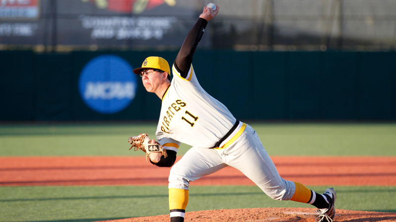 Polasek's complete-game effort not enough for Pirates on Friday night