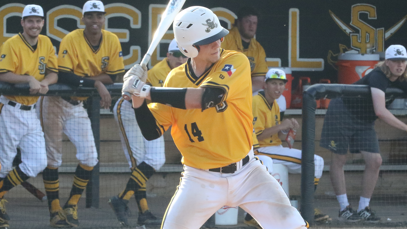 Craig Walks it Off as Pirates Storm Back to Stun UMHB in Extras