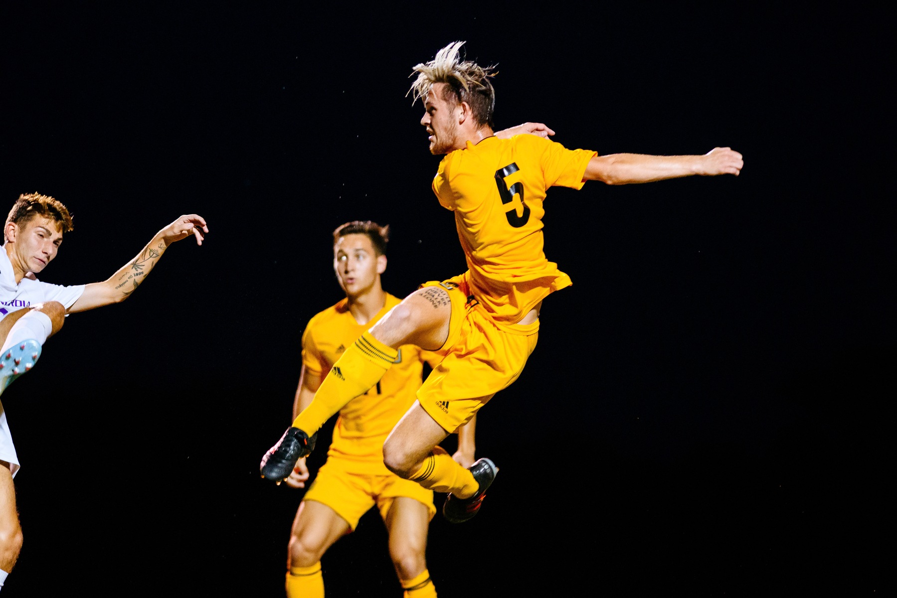 Men's Soccer Ties First Conference Game