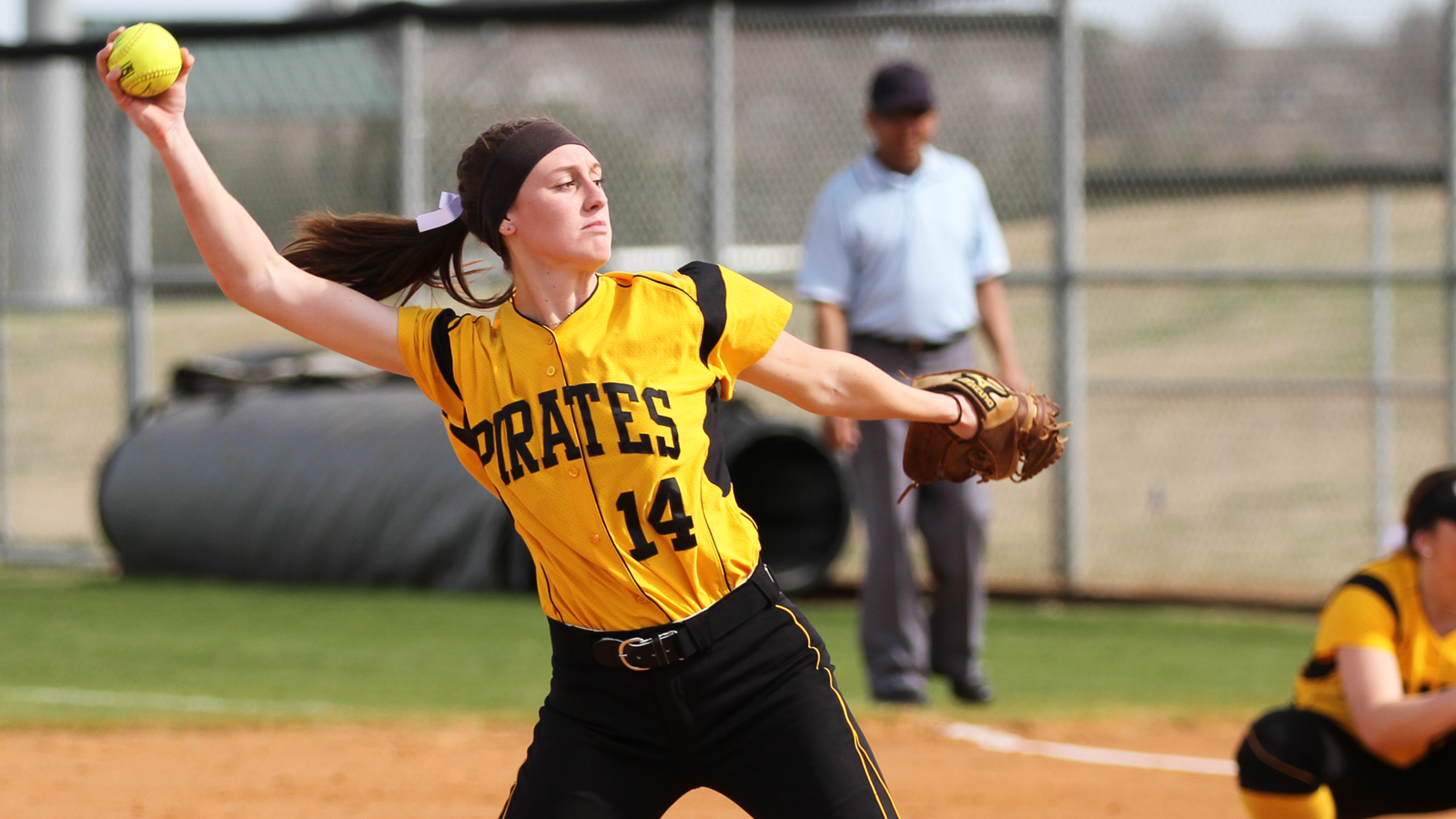 Softball completes sweep of Austin College Saturday