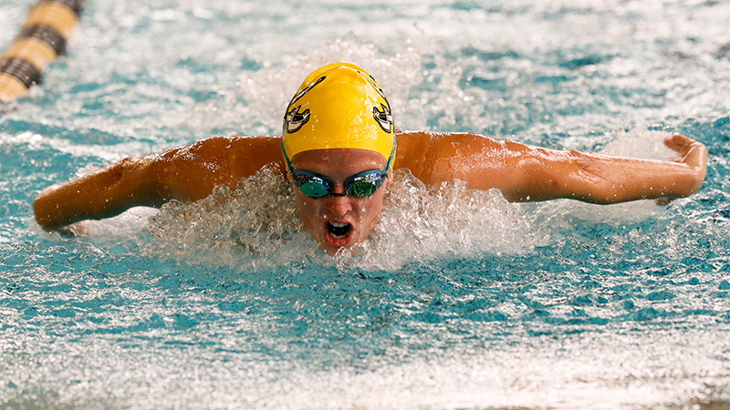 Southwestern splits pair of competitions on Friday