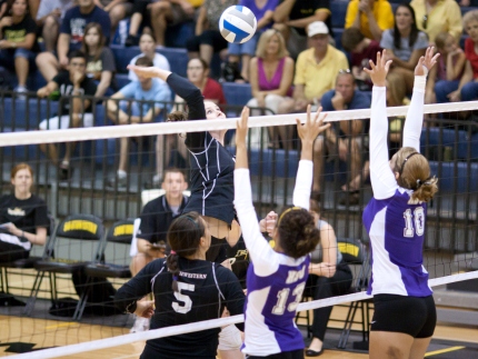 #9 Volleyball Sweeps Weekend SCAC Action