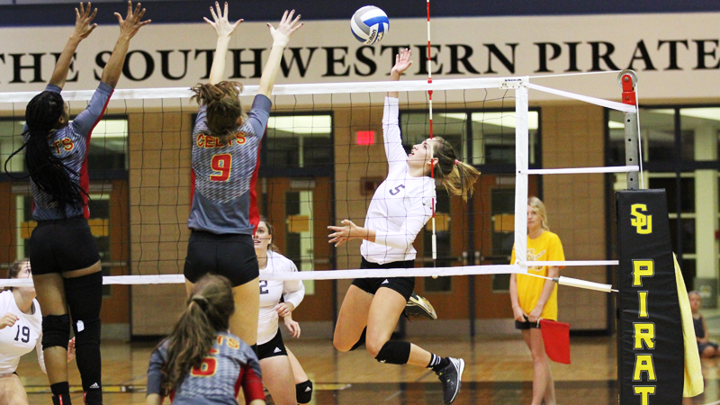 #5 Southwestern survives scare at home