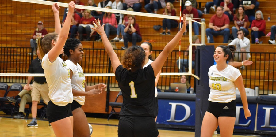Volleyball Survives Austin College To Advance To SCAC Semifinals