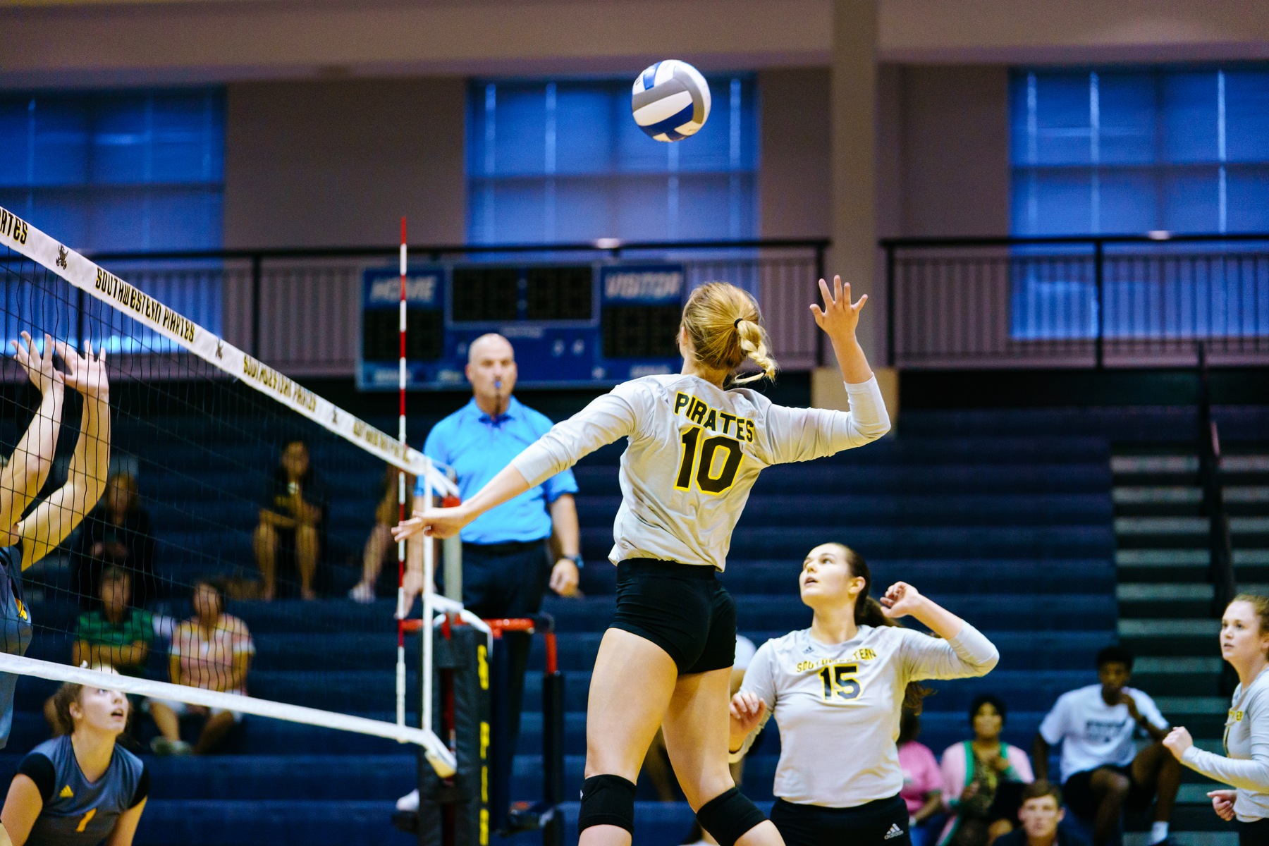 Pirates Fall in Five Sets to Mary Hardin-Baylor