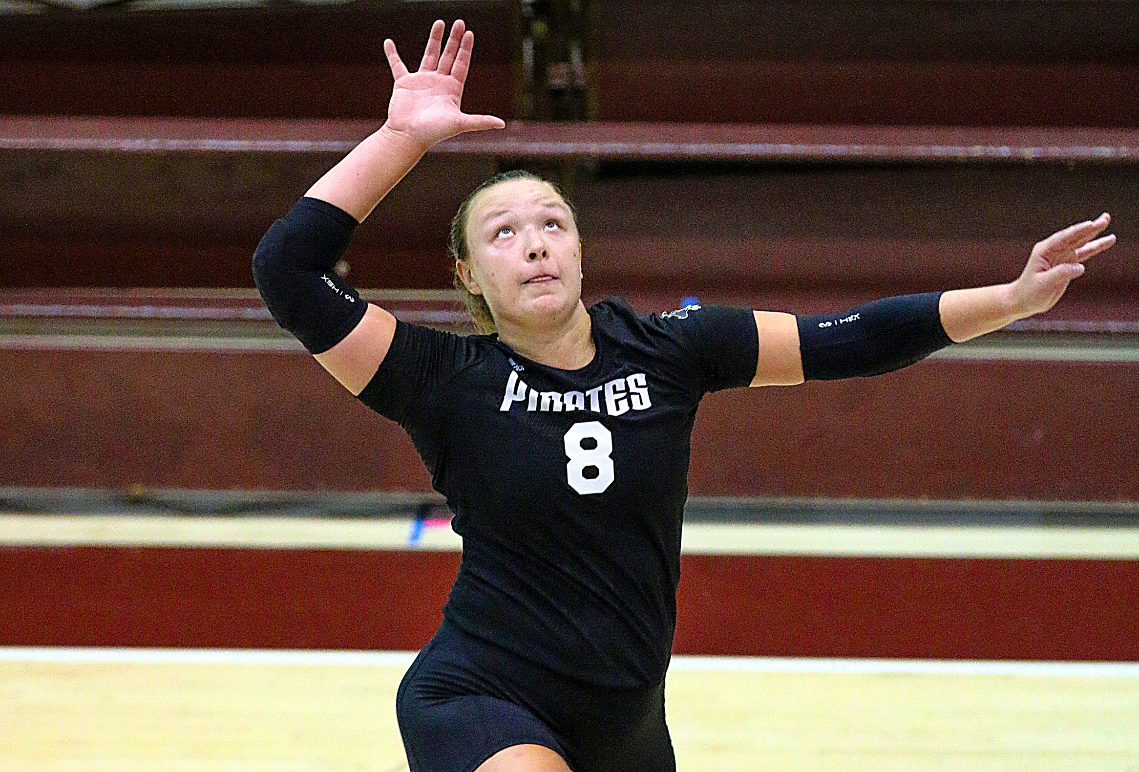 Volleyball Sweeps St. Thomas To Wrap Up 2-1 Weekend