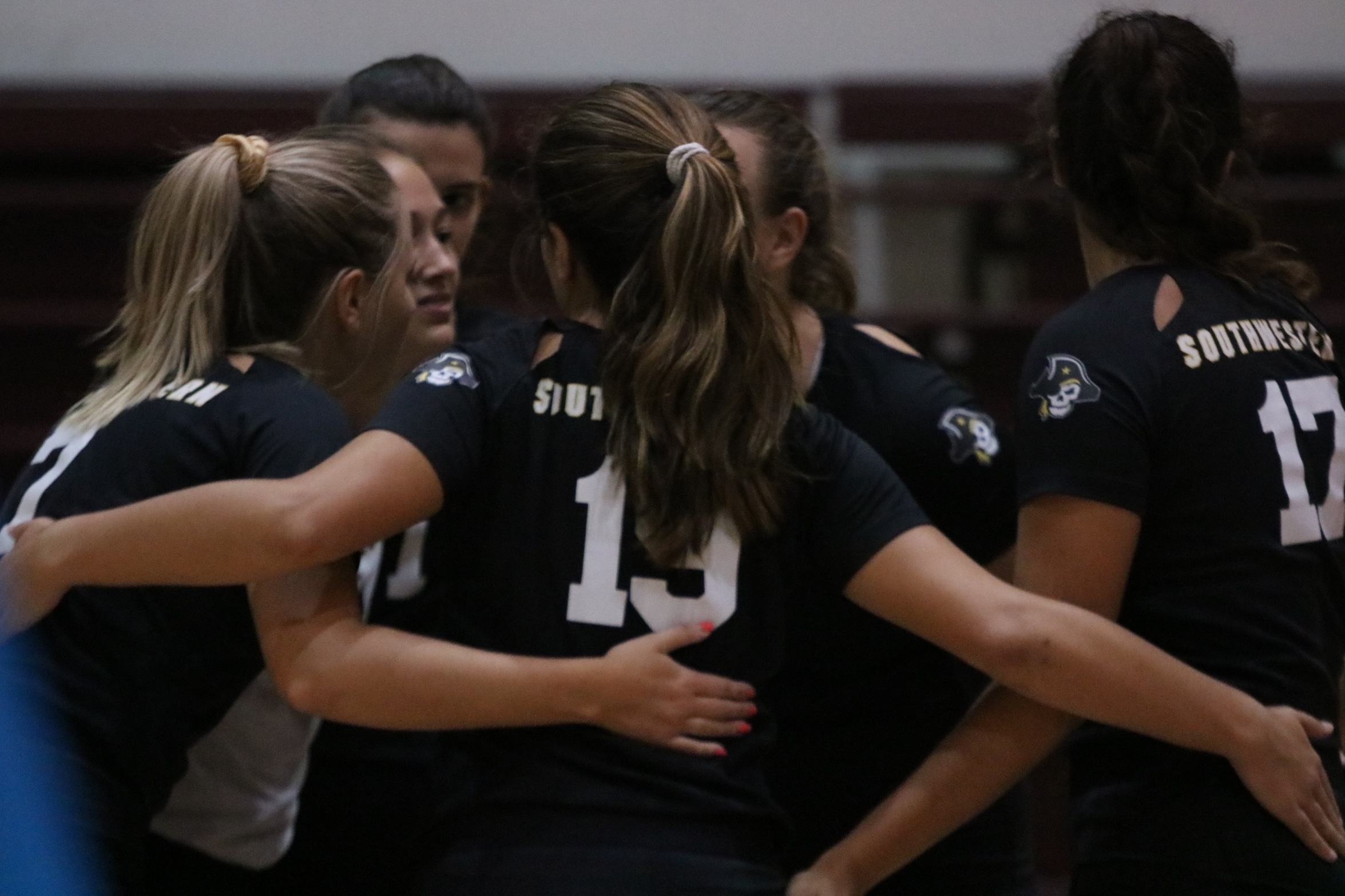 Volleyball Goes Undefeated at UT-Dallas Fall Festival